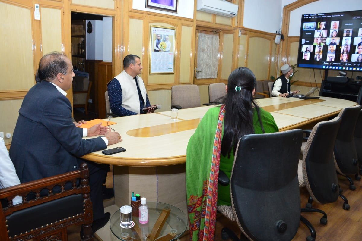 मुख्यमंत्री ने यूक्रेन से लौटे विद्यार्थियों से  किया वर्चुअल संवाद
