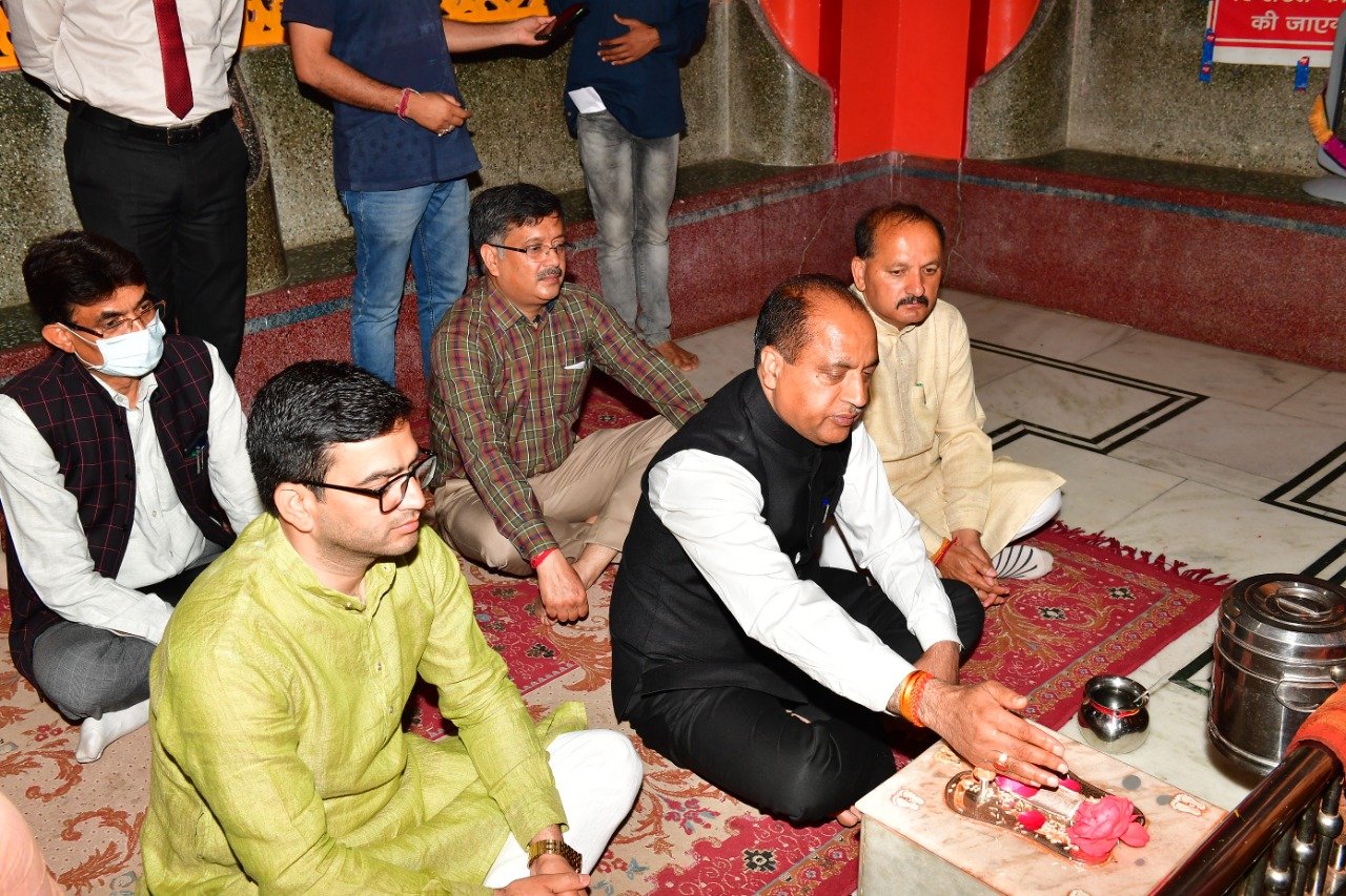 मुख्यमंत्री ने किया कुनाल पत्थरी मंदिर का दौरा