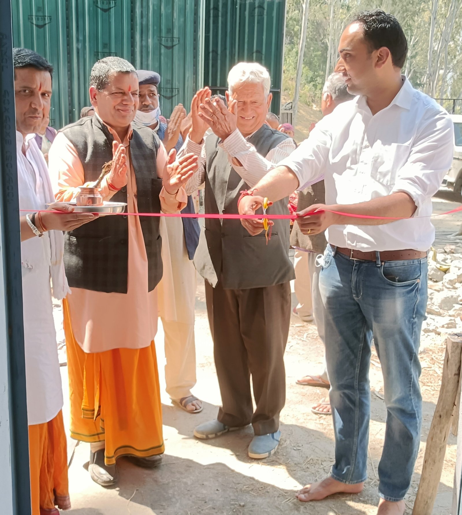 दत्तनगर गौ शाला का विधिवत शुभारम्भ