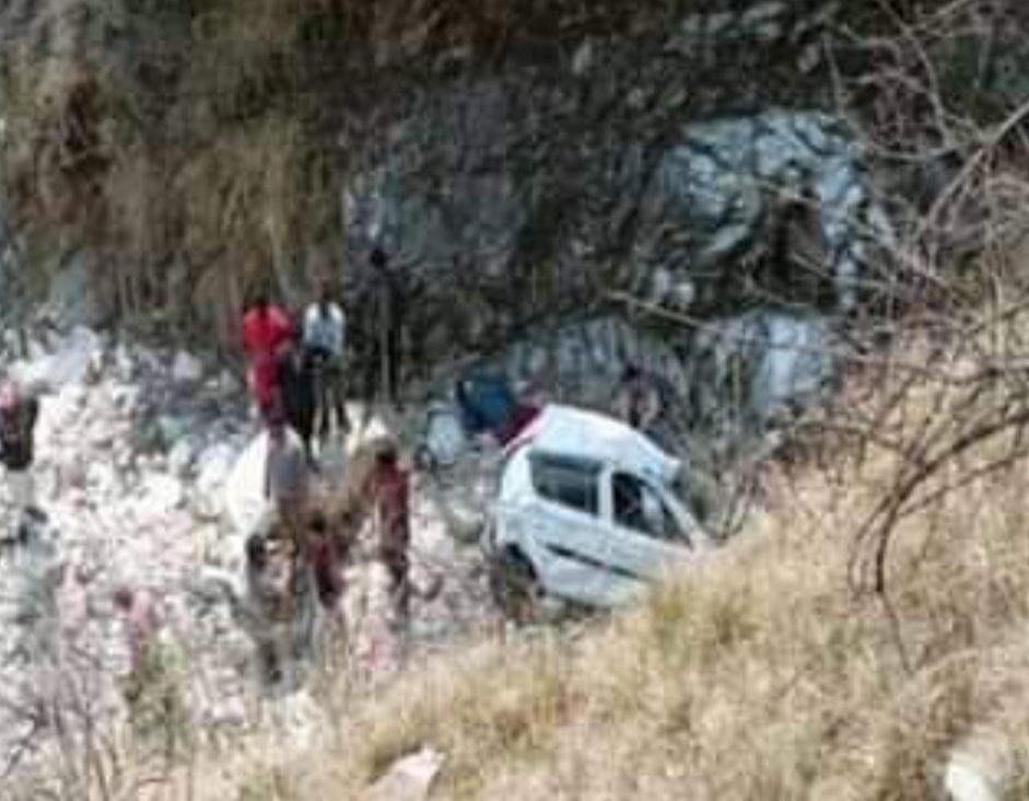 रामपुर के मुनीश में कार दुर्घटना,  पति पत्नी की मौत