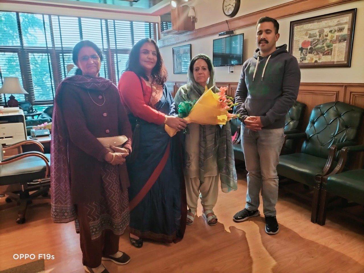 शस्त्र सीमा बल संदीक्षा इकाई के पूर्व रीजनल प्रेसिडेंट नार्थ पूर्वी ने कांग्रेस अध्यक्षा से की भेंट