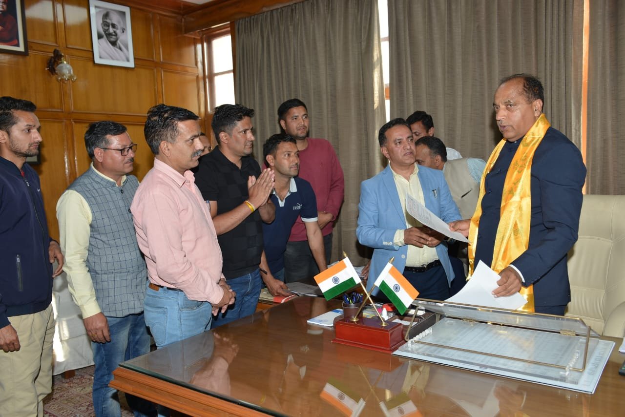 एसएमसी अध्यापको का  प्रतिनिधि मंडल मुख्यमंत्री से मिला
