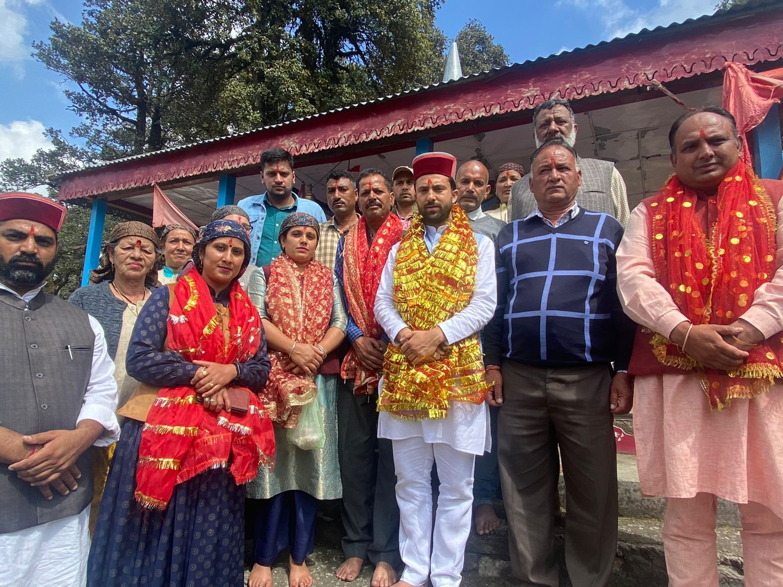 हिमकोफेड के चेयरमैंने ने माता कोटकाली का लिया आशीर्वाद