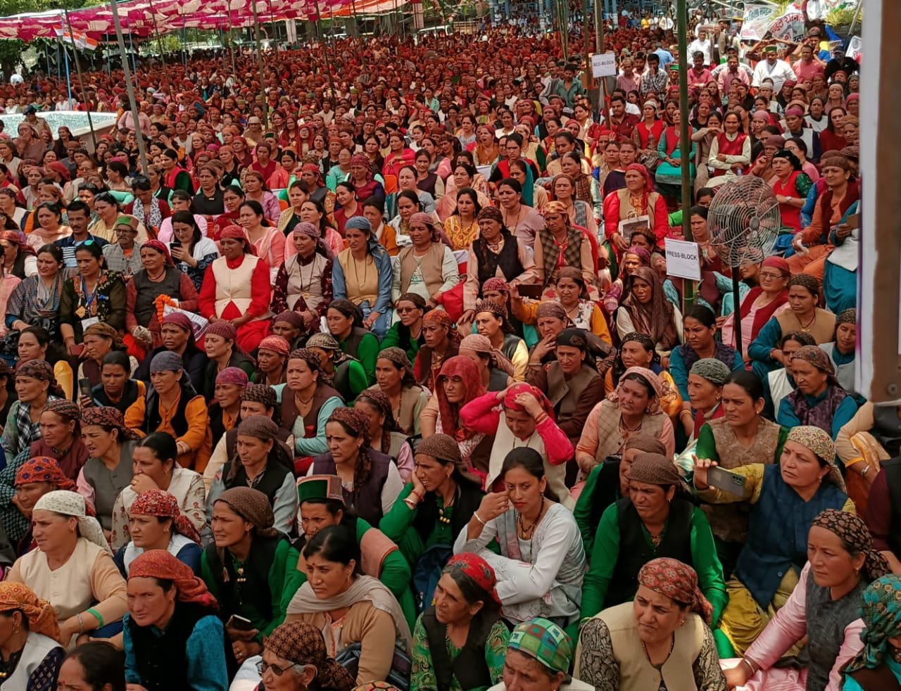 हिमाचल सरकार पर्चा सौदागर, कांग्रेस ओपीएस करेगी लागू, आउट सोर्स की दलाली भी होगी बन्द--कांग्रेस