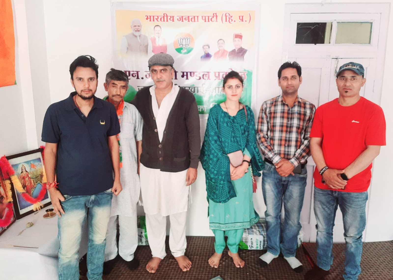 भाजपा एनजीओ प्रकोष्ठ योजनाओ का लाभ लेने के लिए लोगों की कर रही प्रेरित