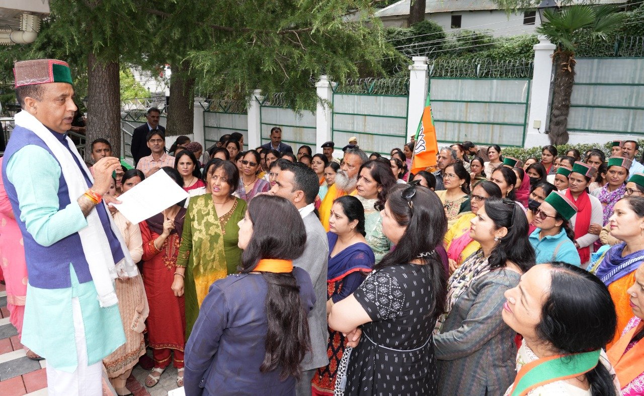 नर्सरी ट्रेंड टीचर एसोसिएशन के प्रतिनिधिमंडल ने सीएम से की भेंट