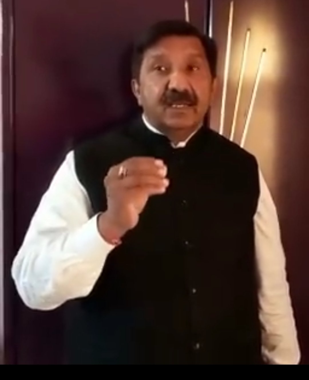Agnihotri Uses Urdu Poet Mir Taqi to Acknowledge CM Jai Ram's Challenge