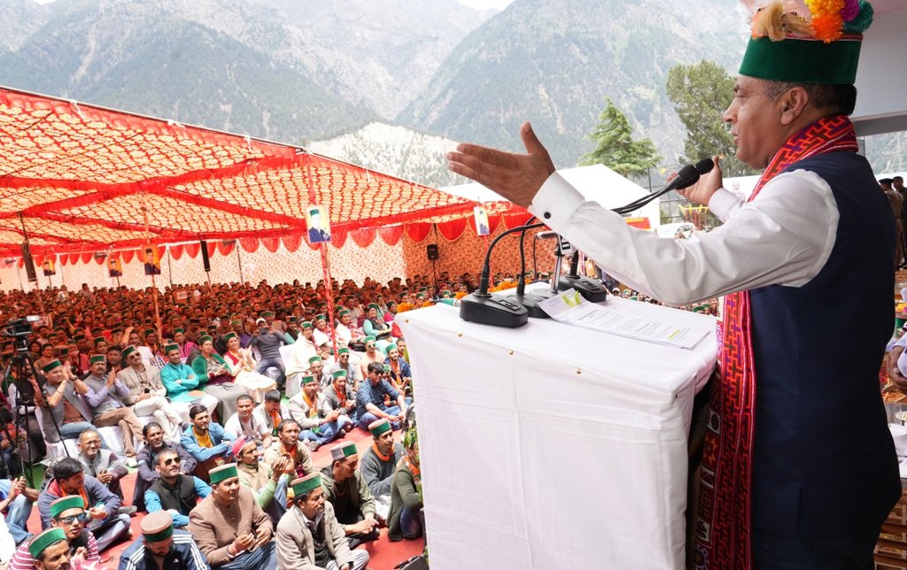 मुख्य मंत्री ने कटगांव को उप-तहसील, किन्नौर जिला में 53.78 करोड़  की 19  परियोजनाओं के लोकार्पण और शिलान्यास किए।