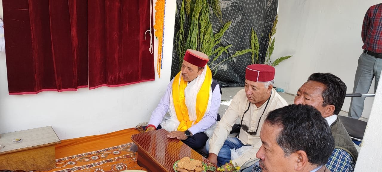 हंसा में 28 लाख की लागत से बने भवन का मार्कण्डे ने किया लोकार्पण