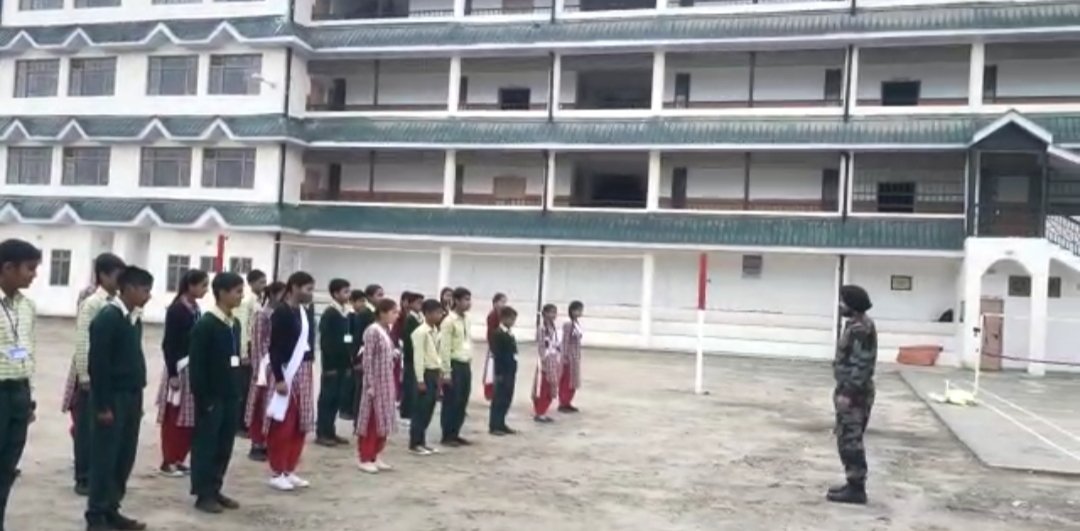 धार गौरा स्कूल ने किया पौधा रोपण