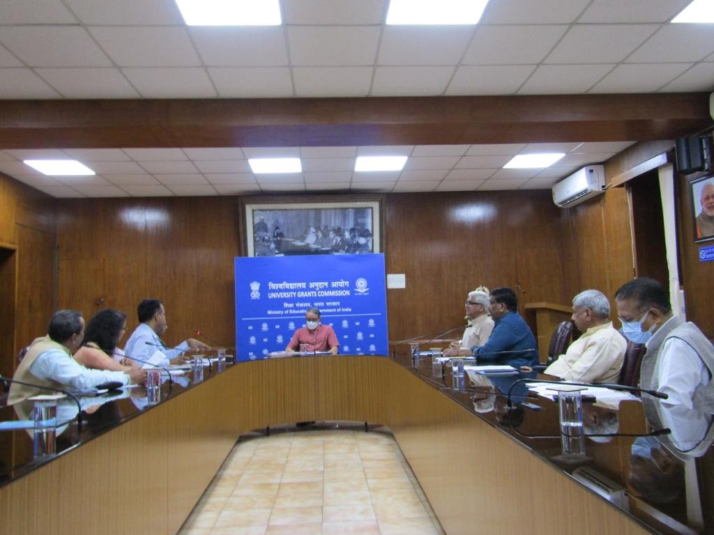 यूजीसी चेयरमैन से शैक्षिक महासंघ ने लंबित समस्याओं के समाधान की उठाई मांग