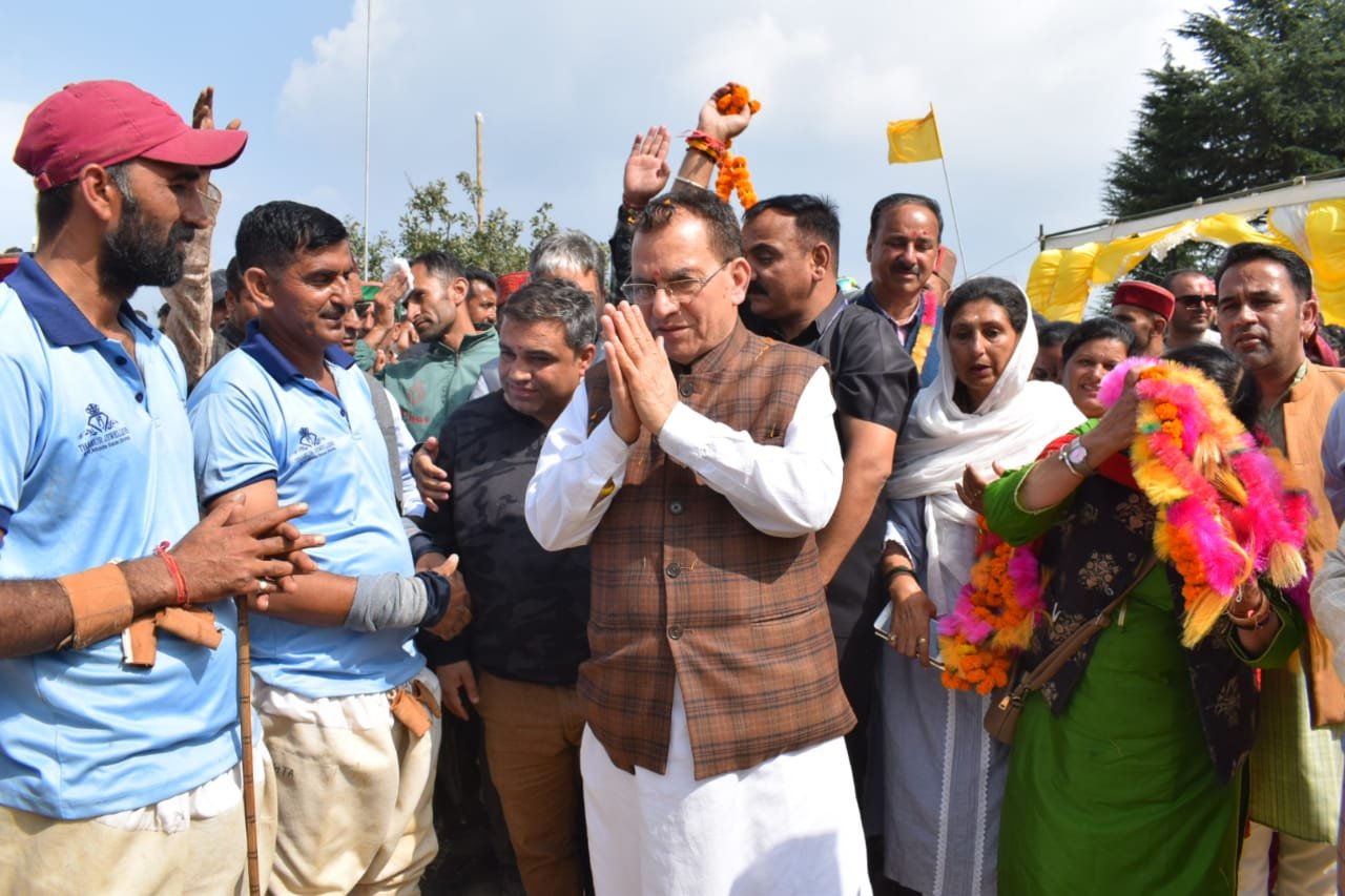 भारत को विश्व गुरू बनाने में हिन्दी को और अधिक बढ़ावा देने की आवश्यकता है