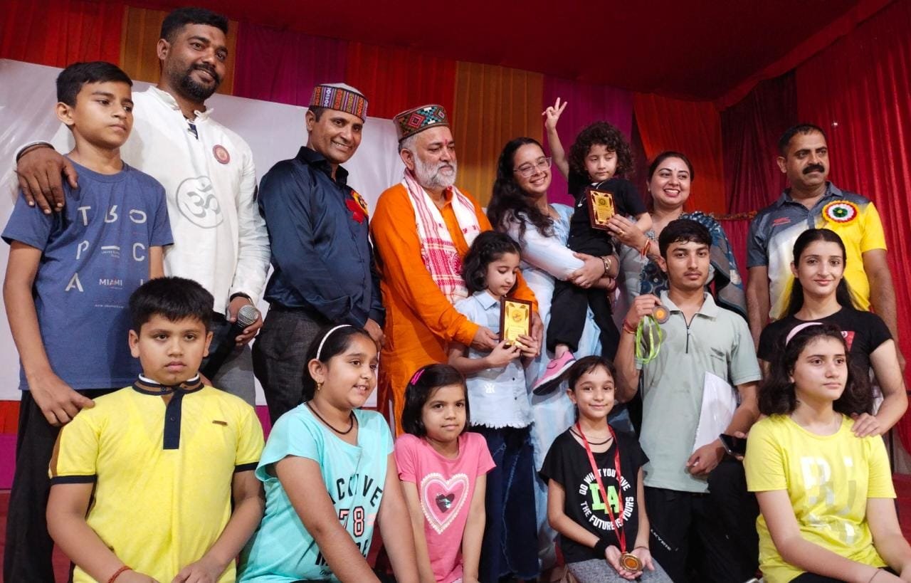 रामपुर ने राज्य स्तरीय योग प्रतियोगिता में 3 मेडल हासिल किए