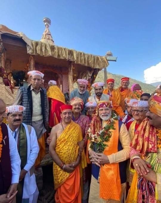 प्रधानमंत्री ने अंतर्राष्ट्रीय कुल्लू दशहरा समारोह में लिया भाग