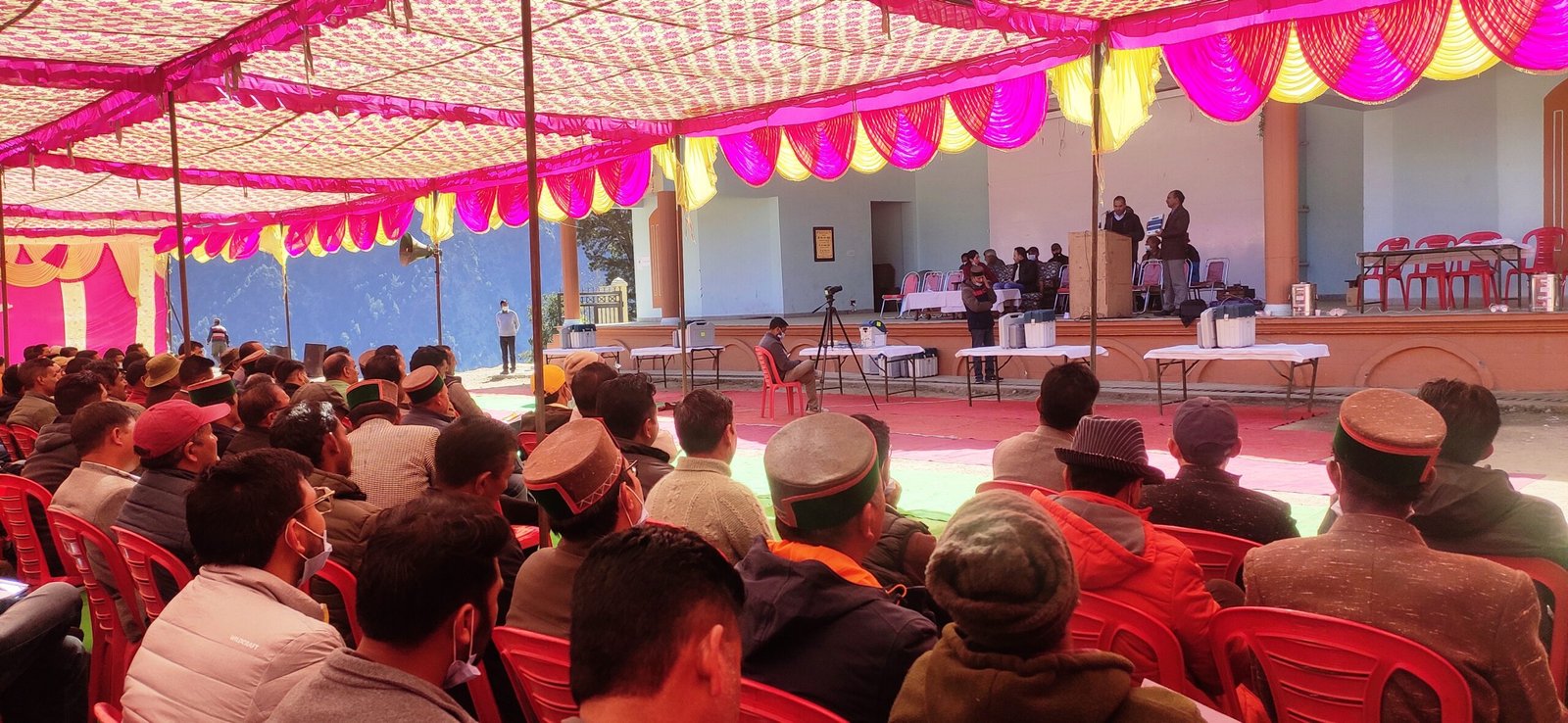 पोलिंग अधिकारियों को दिया ईवीएम/वीवीपैट मशीनों का व्यावहारिक प्रशिक्षण