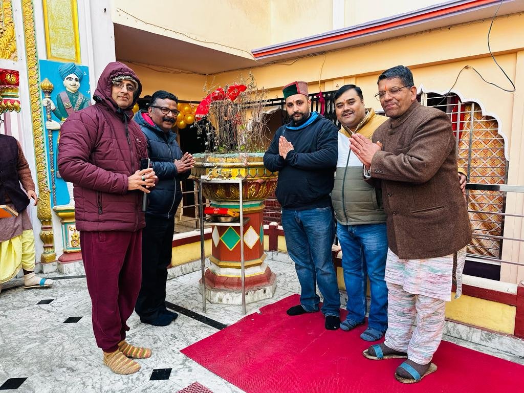 सत्यनारायण मंदिर में विश्व हिंदू परिषद रामपुर द्वारा तुलसी पूजन का आयोजन
