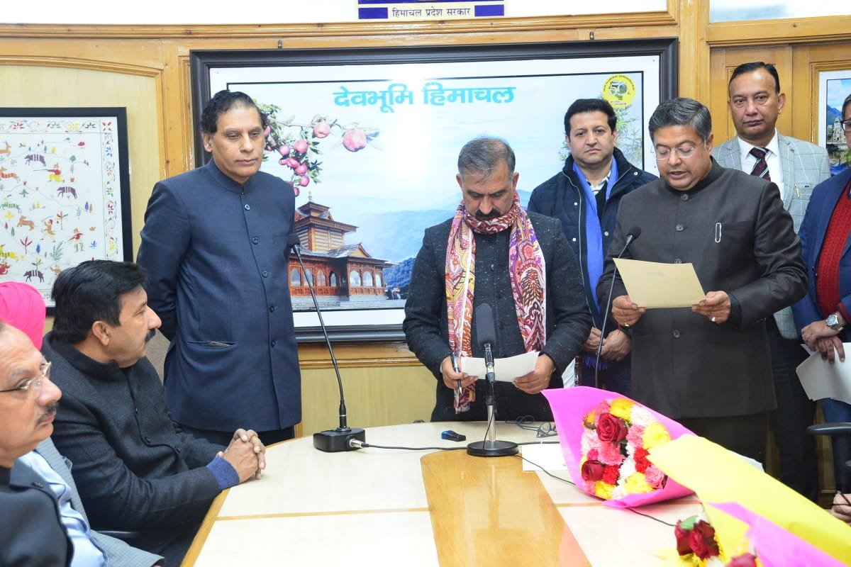 हिमाचल के मुख्यमंत्री ने छः मुख्य संसदीय सचिवों बनाए