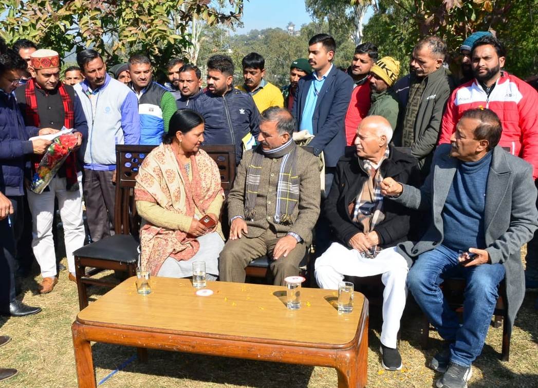 मुख्यमंत्री ने किसान भवन धवाली में जन-समस्याएं सुनीं