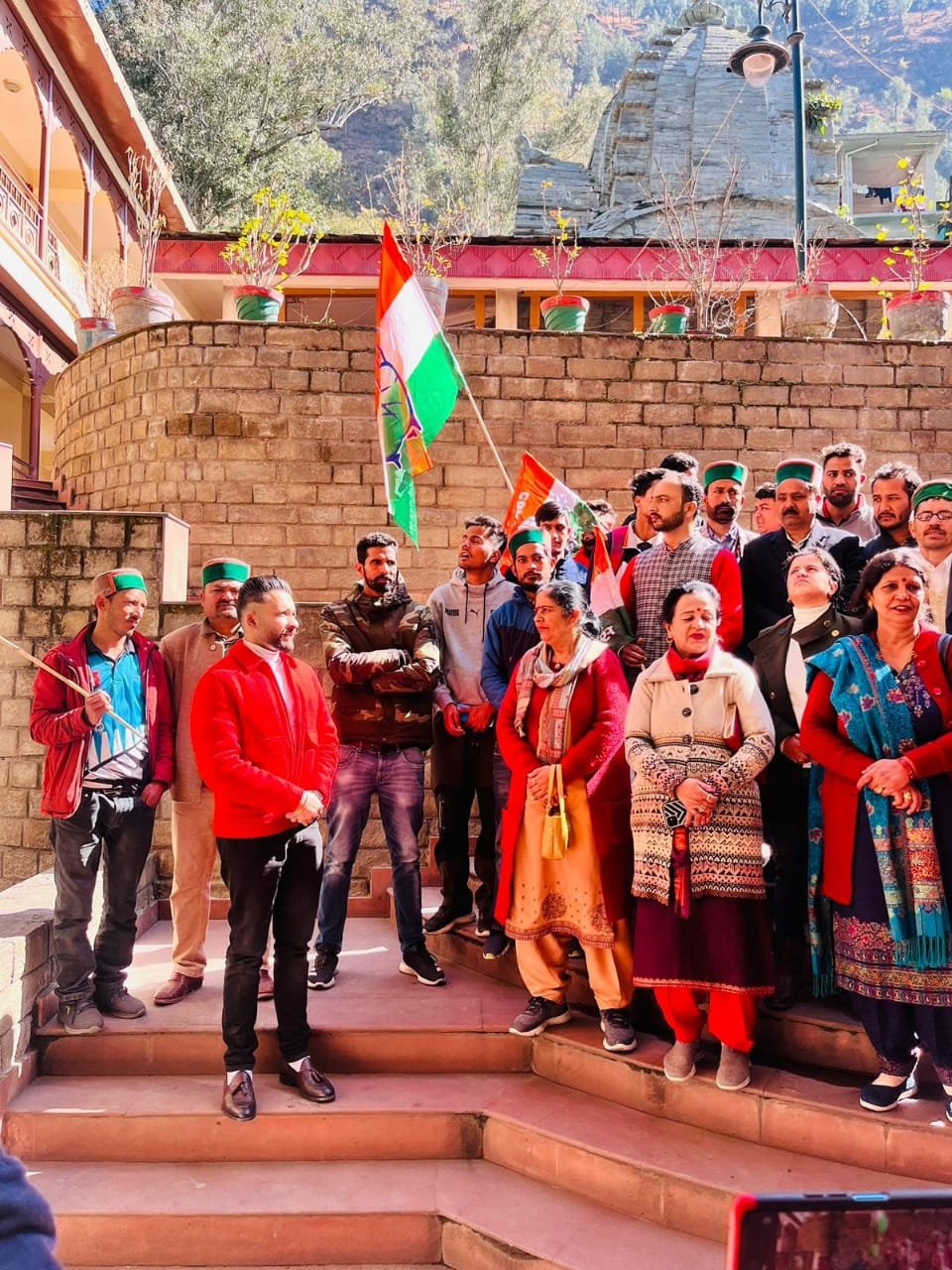 केंद्र सरकार की गलत नीतियो के कारण पूरा देश चिंतित+युवा कांग्रेस