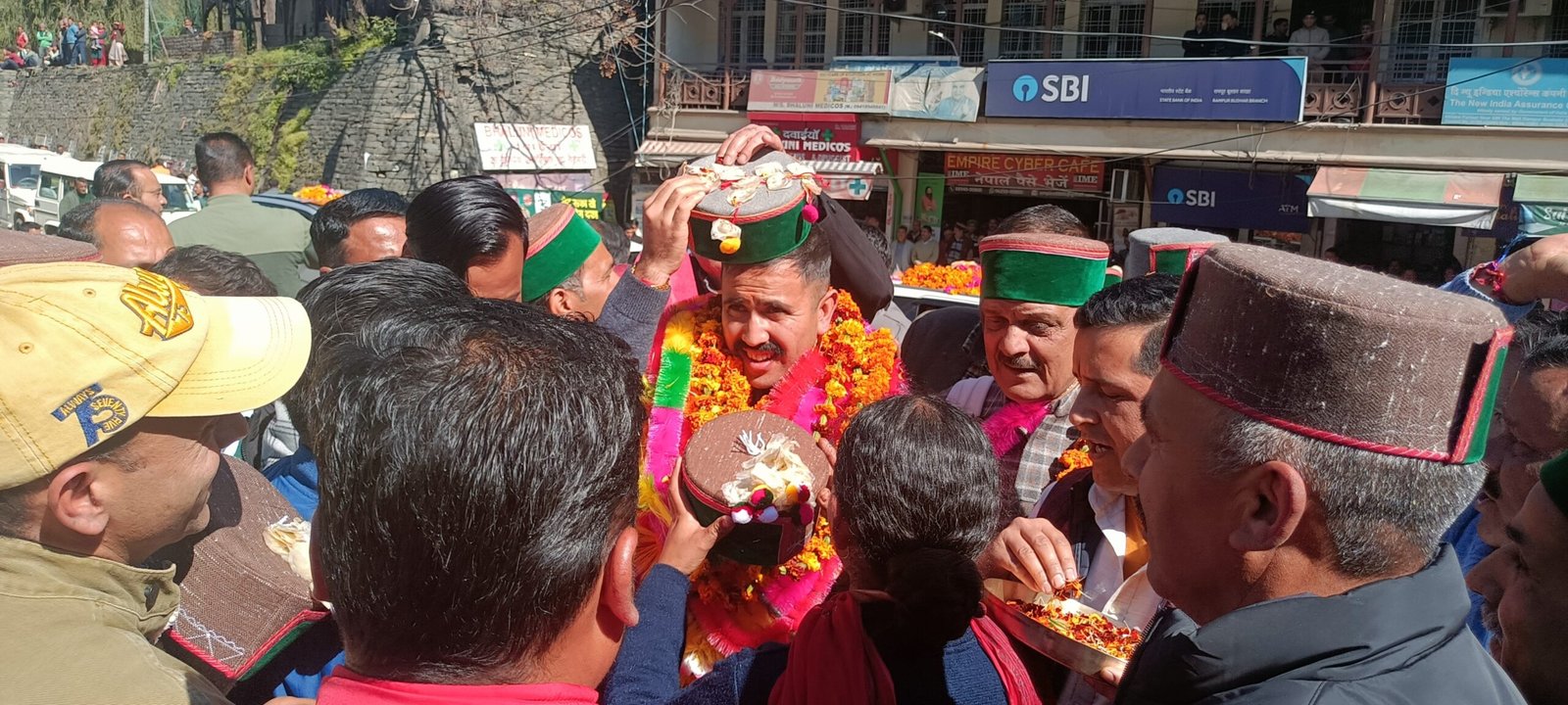 शराब और पेट्रोल पर सैंस लगा कर स्टेट रोड फंड की हो व्यवस्था* विक्रमादित्य सिंह