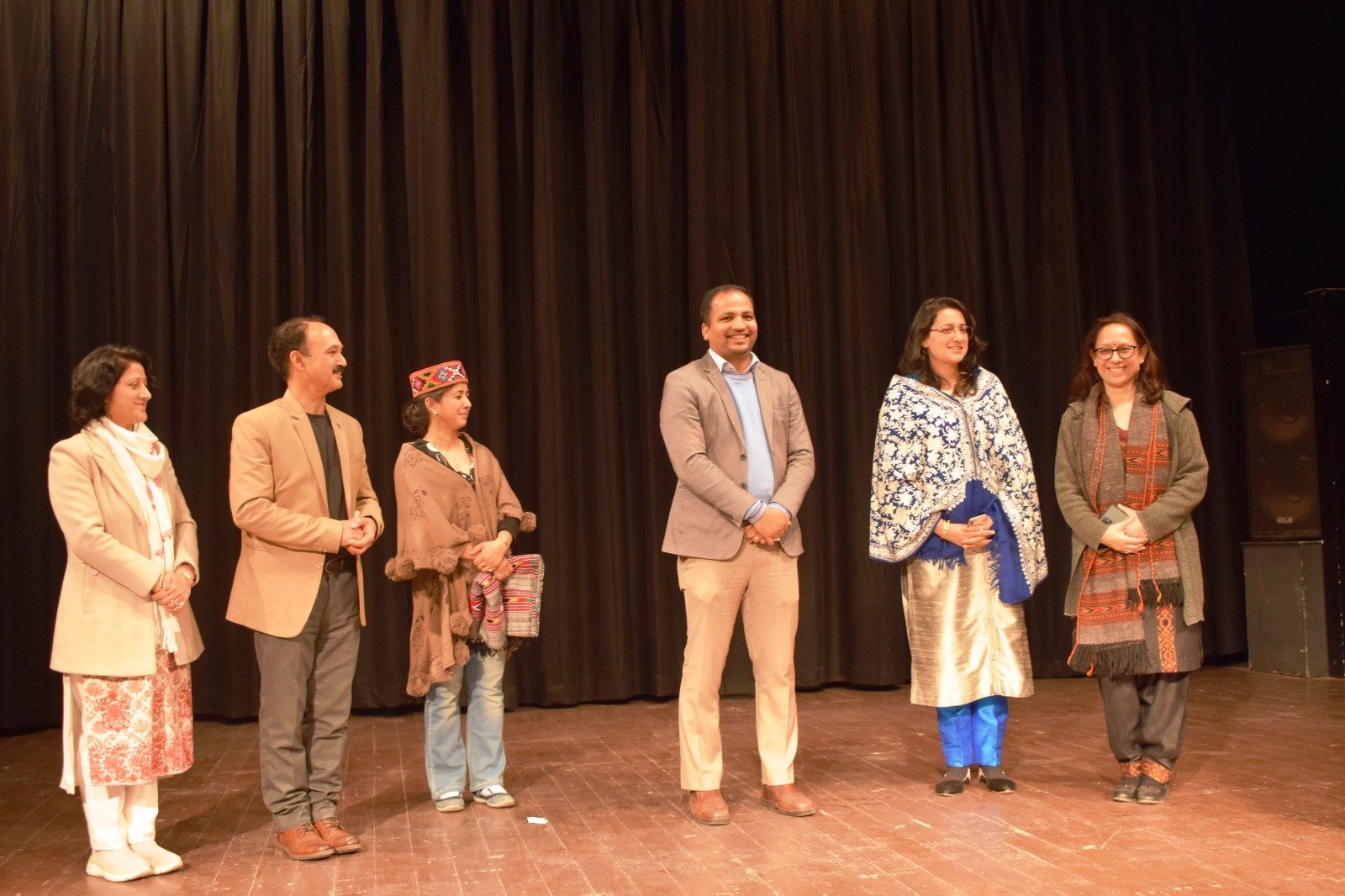 ‘नो वुमेनस् लैंड’ व ब्रेकिंग दि आईस दो फिल्मों के प्रदर्शन