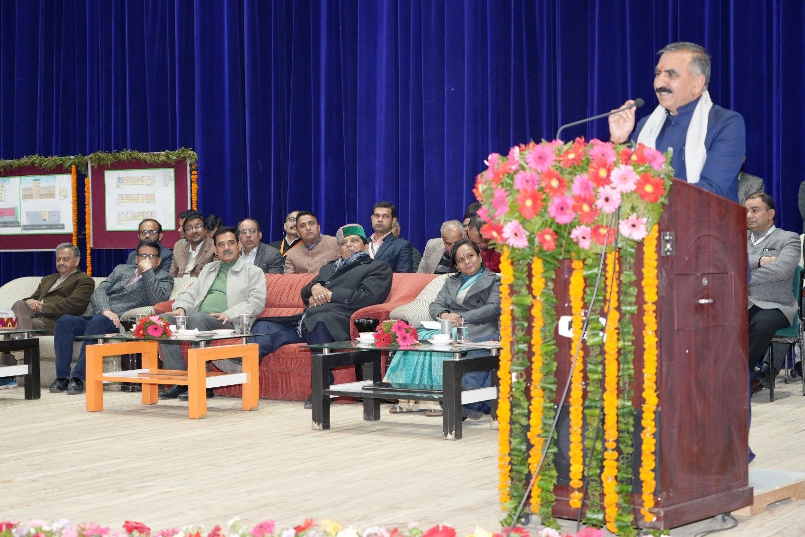 यूनिवर्सल कार्टन लागू के लिए कानूनी पहलुओं का होगा अध्ययन: मुख्यमंत्री