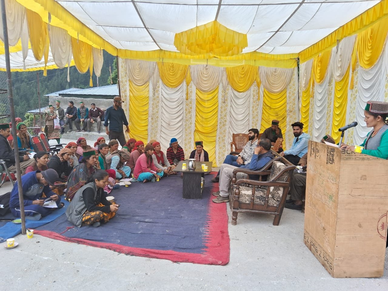 किन्नौर के रूपी में विभागीय योजनाओं से संबंधित जागरूकता शिविर