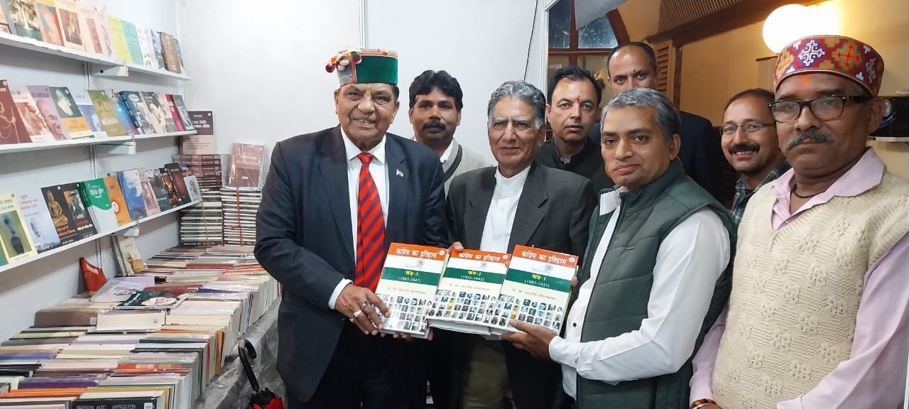 <em>स्वास्थ्य मंत्री ने राष्ट्रीय पुस्तक मेला शिमला में की शिरकत</em>