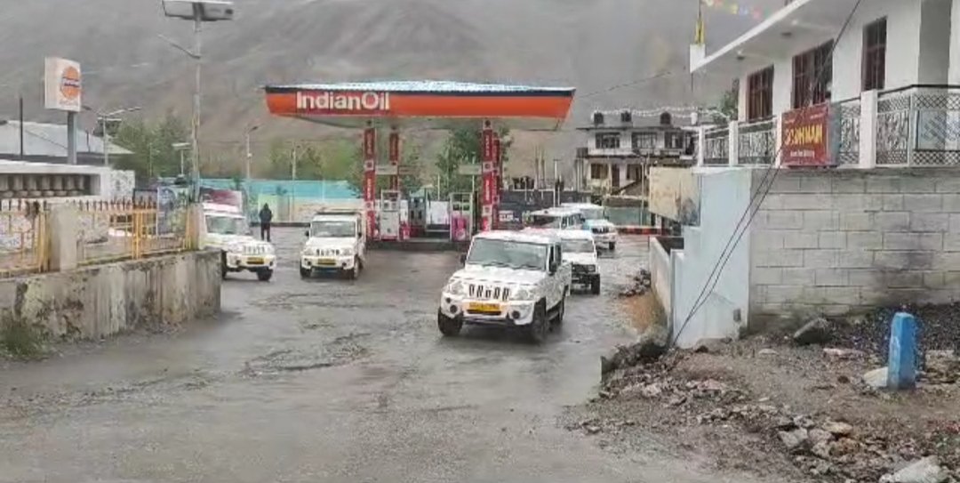 चंद्रताल में फंसे 300 लोगों को निकालने की मुहिम तेज