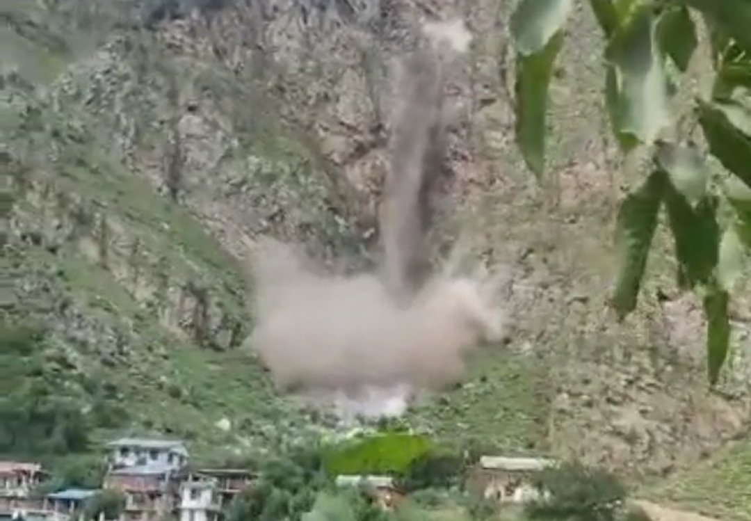 किन्नौर का कुप्पा गांव खतरे की जद में।