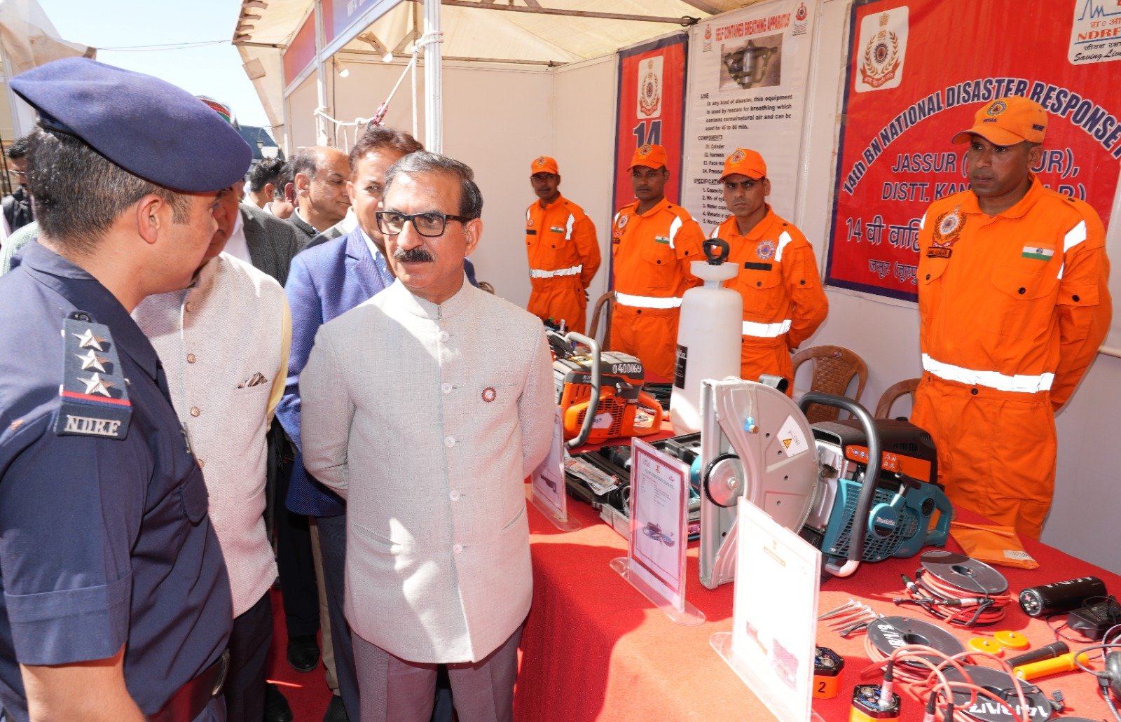 मुख्यमंत्री ने आपदा में बेहतर कार्य करने पर विभाग व अधिकारी किए सम्मानित