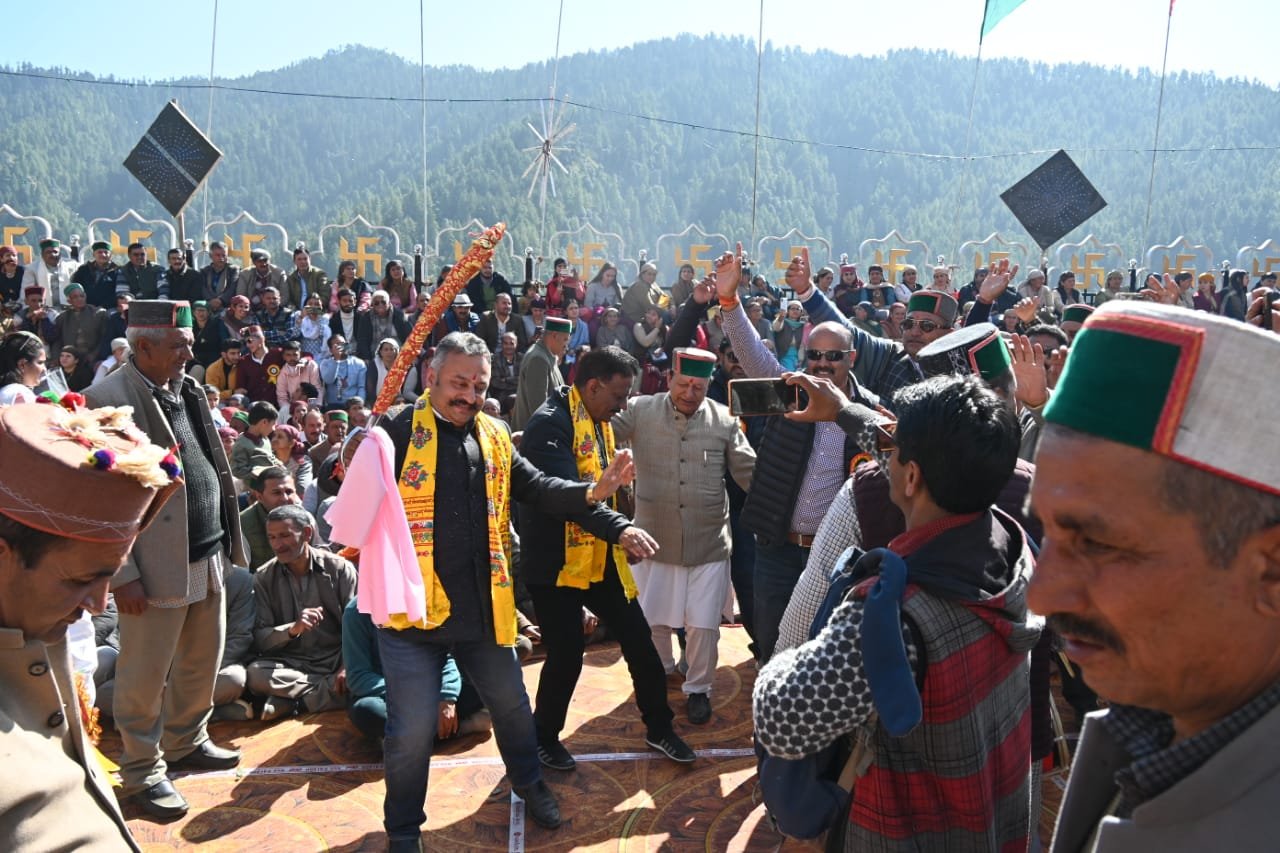शिक्षा मंत्री ने डोम देवता शरमला के प्रतिष्ठा समारोह में की शिरकत