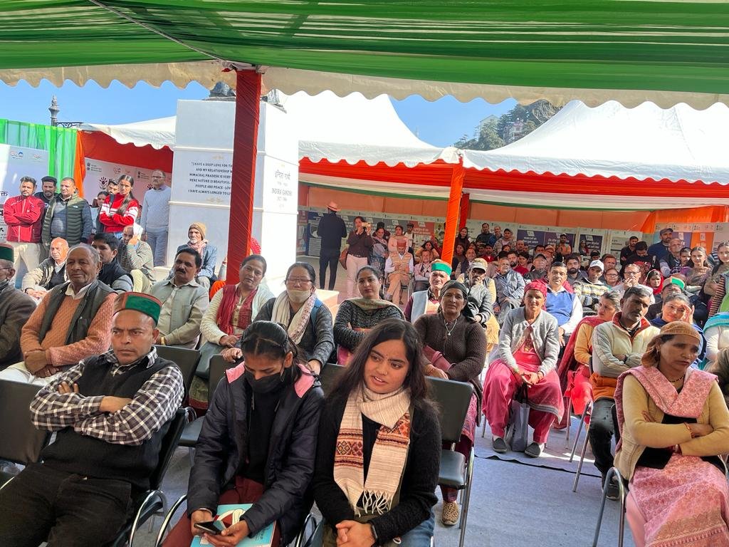 रिज मैदान पर केंद्र सरकार की प्रदर्शनी के तीसरे दिन राष्ट्र निर्माण पर प्रश्नोत्तरी