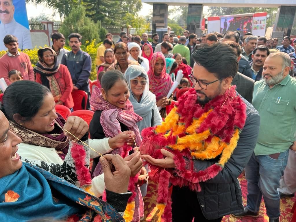 घर-घर खुशहाली, मोदी की गारंटी वाली गाड़ी: अनुराग ठाकुर 