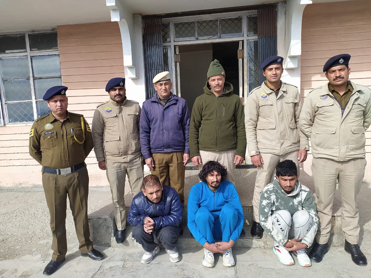 पुलिस ने शिलारू में पकड़ा 978 ग्राम चरस
