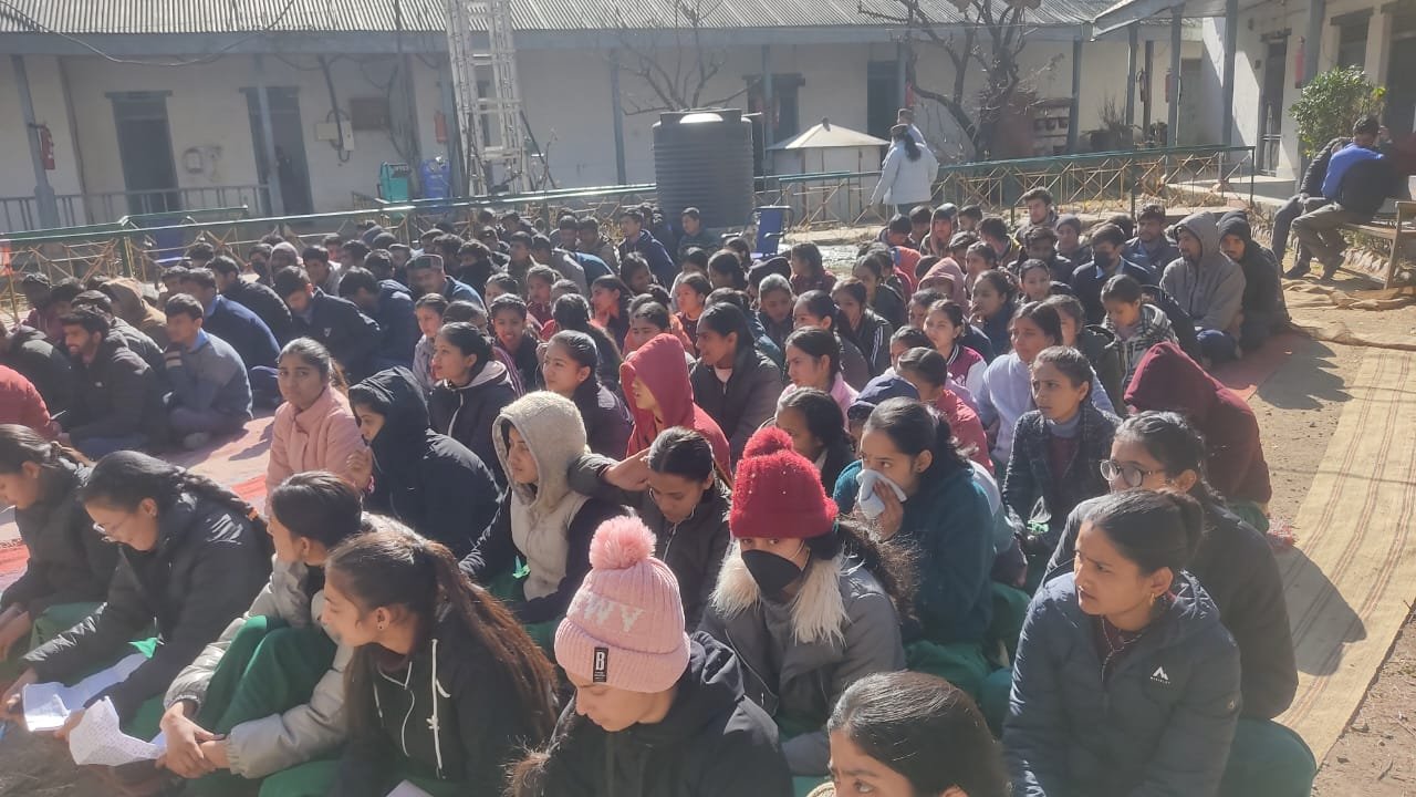 नेहरू युवा केंद्र किन्नौर द्वारा  रिकांगपिओ में भाषण प्रतियोगिता