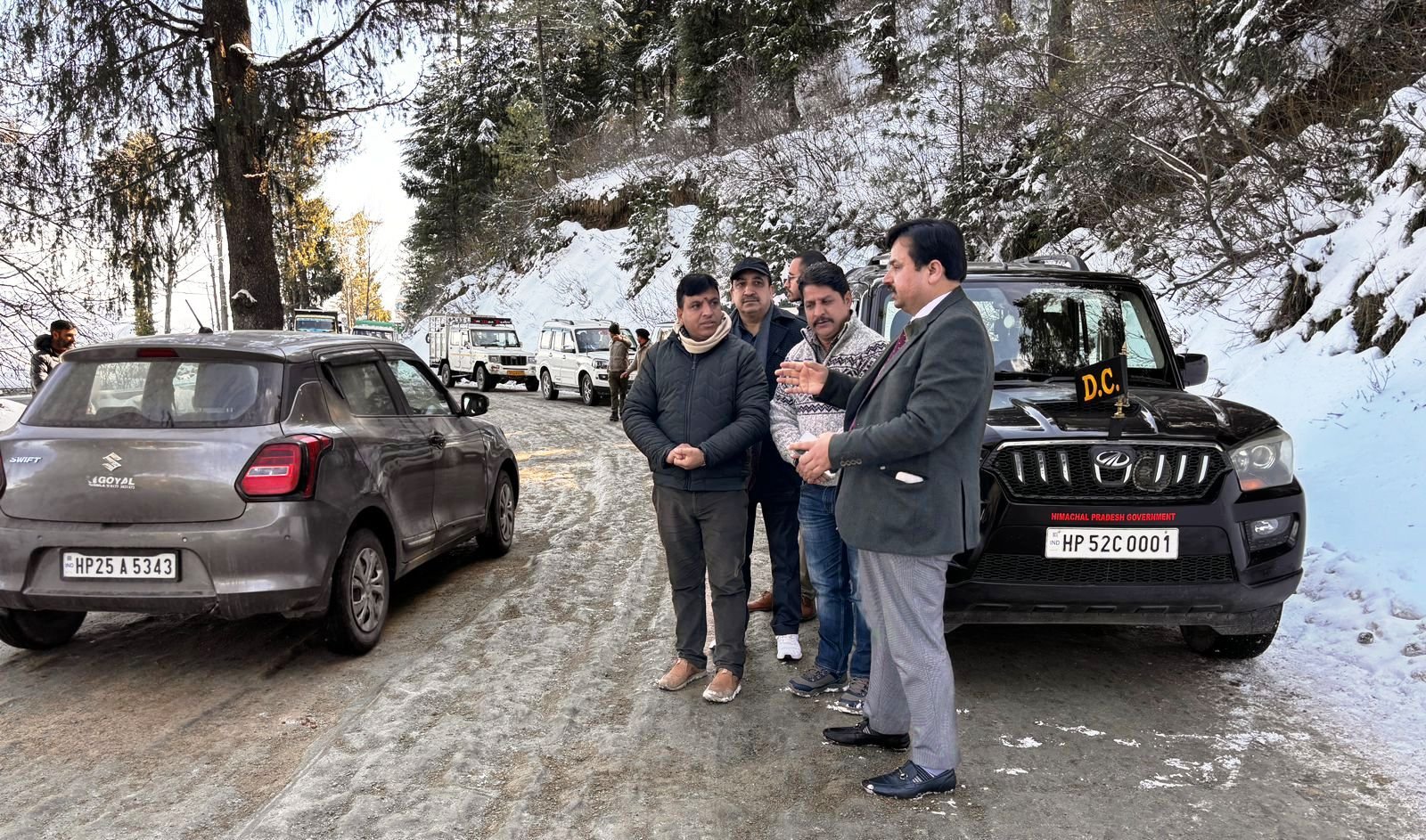 <em>उपायुक्त ने कुफरी-फागु सड़क का </em> किया <em>निरिक्षण </em>