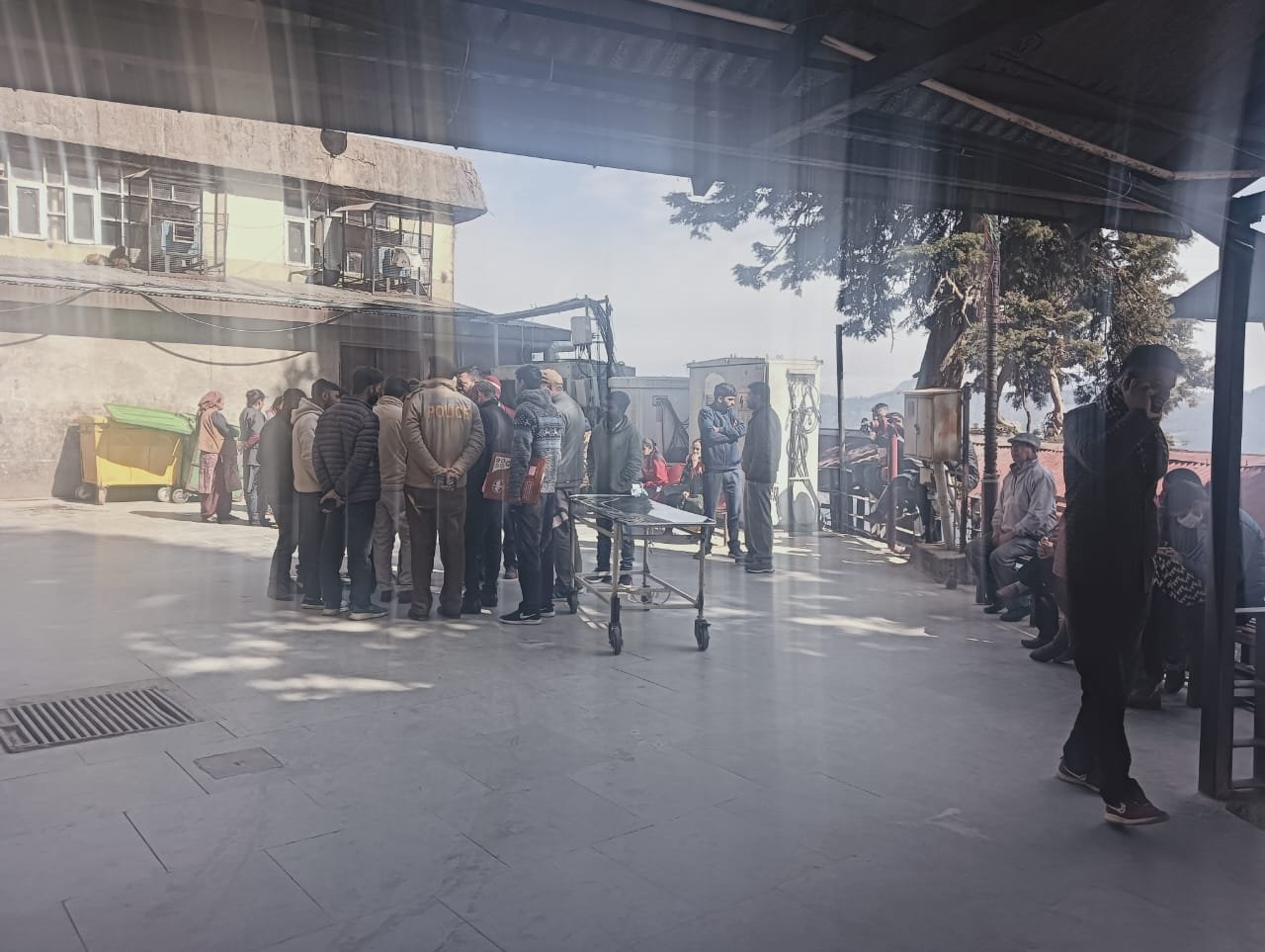शिमला माल पर पुलिस कन्ट्रोल रूम के सामने युवक की हत्या