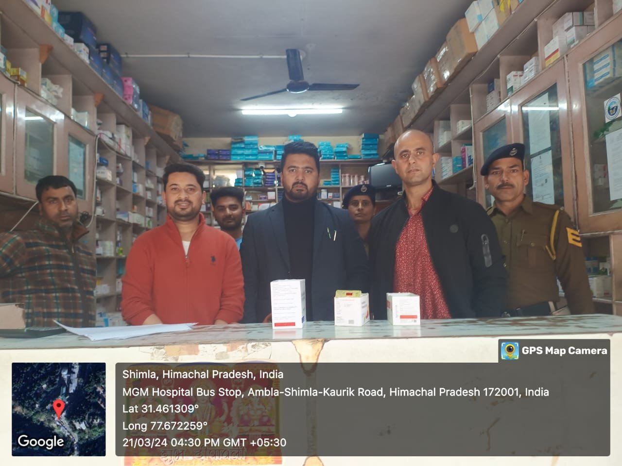 रामपुर पुलिस  प्रतिबंधित दवाईयो की खोज में निकली –