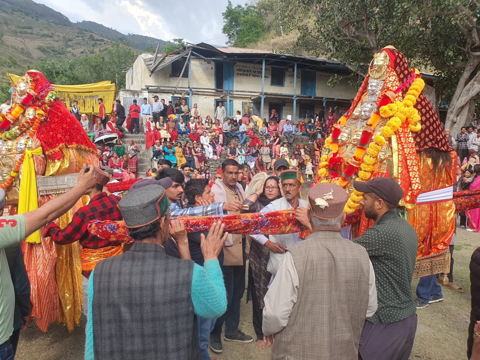 ठिरशू मेले के माध्यम से देवी देवताओं से अच्छी फसल की मन्नत