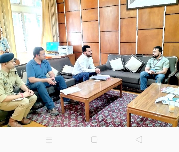 मण्डी लोक सभा निर्वाचन क्षेत्र पर्यवेक्षक ने क्षेत्र का किया दौरा