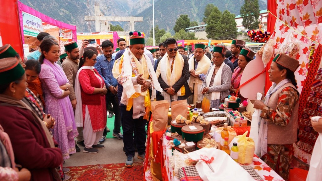 जगत सिंह नेगी ने दो दिवसीय रेड क्रॉस मेले का किया शुभारंभ