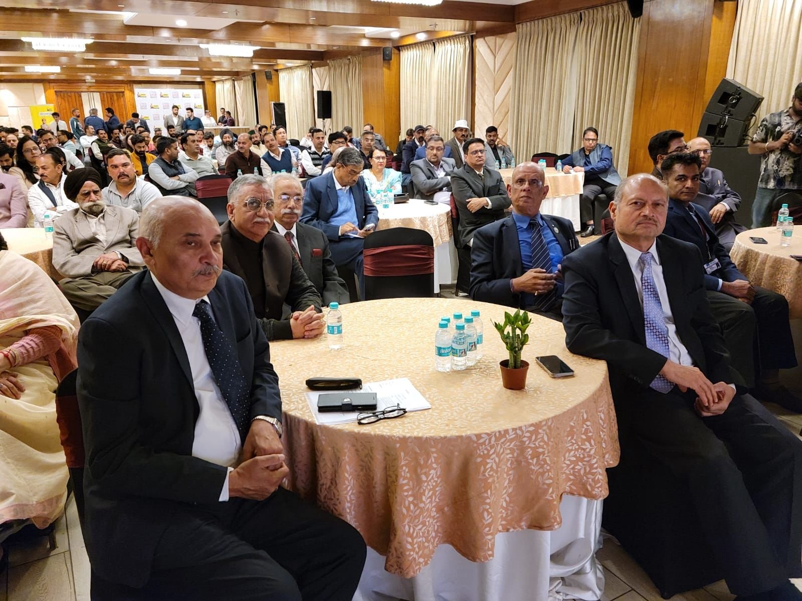 भारतीय कंक्रीट संस्थान शिमला केंद्र द्वारा विजय उप्पल व सतीश सागर को नवाजा लाइफ़टाइम एचीवमेंट अवार्ड ।