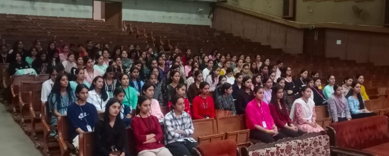स्नातक गुण विषय पर सात दिवसीय कार्यशाला