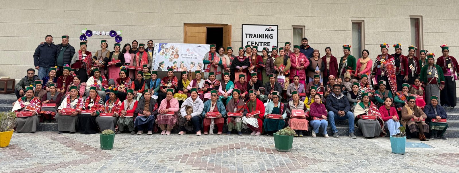अंतरराष्ट्रीय महिला दिवस: किन्नौर की कारीगर महिलाएँ बनीं आत्मनिर्भरता की मिसाल