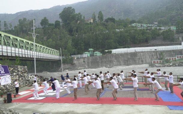 सीआईएसएफ यूनिट एसजेवीएनएल झाकड़ी में अंतरराष्ट्रीय योग दिवस मनाया गया, जवानों ने लिया निरोग जीवन का संकल्प