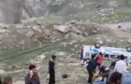 लाहौल-स्पीति में टैंपो ट्रैवलर खाई में गिरी: दो पर्यटकों की मौत, 22 घायल, राहत कार्य जारी
