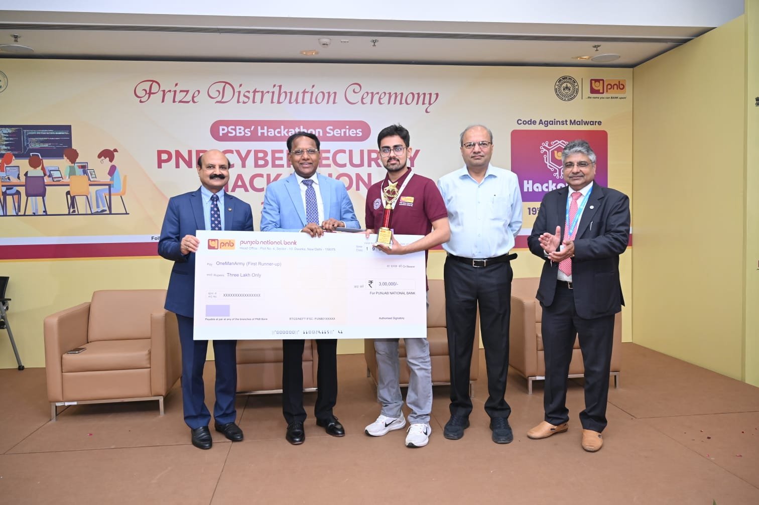 आईआईटी-कानपुर के छात्र आदित्य गौतम ने PNB साइबर सुरक्षा हैकाथॉन में हासिल किया दूसरा स्थान, 