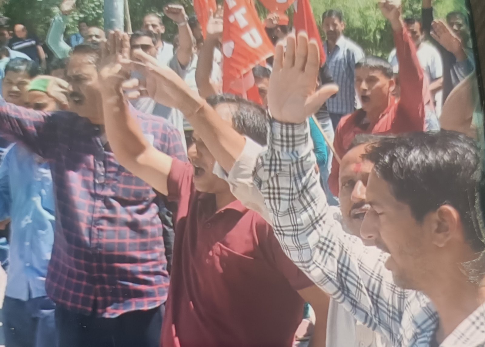 नाथपा-झाकड़ी, रामपुर व लुहारी परियोजनाओं के मजदूर आंदोलन की राह पर, प्रबंधन पर लगाए गंभीर आरोप