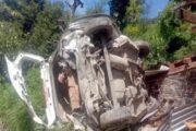 चम्बा में दर्दनाक हादसा: 200 मीटर गहरी खाई में समाई कार,  युवक की मौत